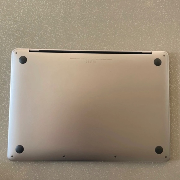 MacBook Pro 13-inch, 2017 in good mint condition - Picture 8 of 12